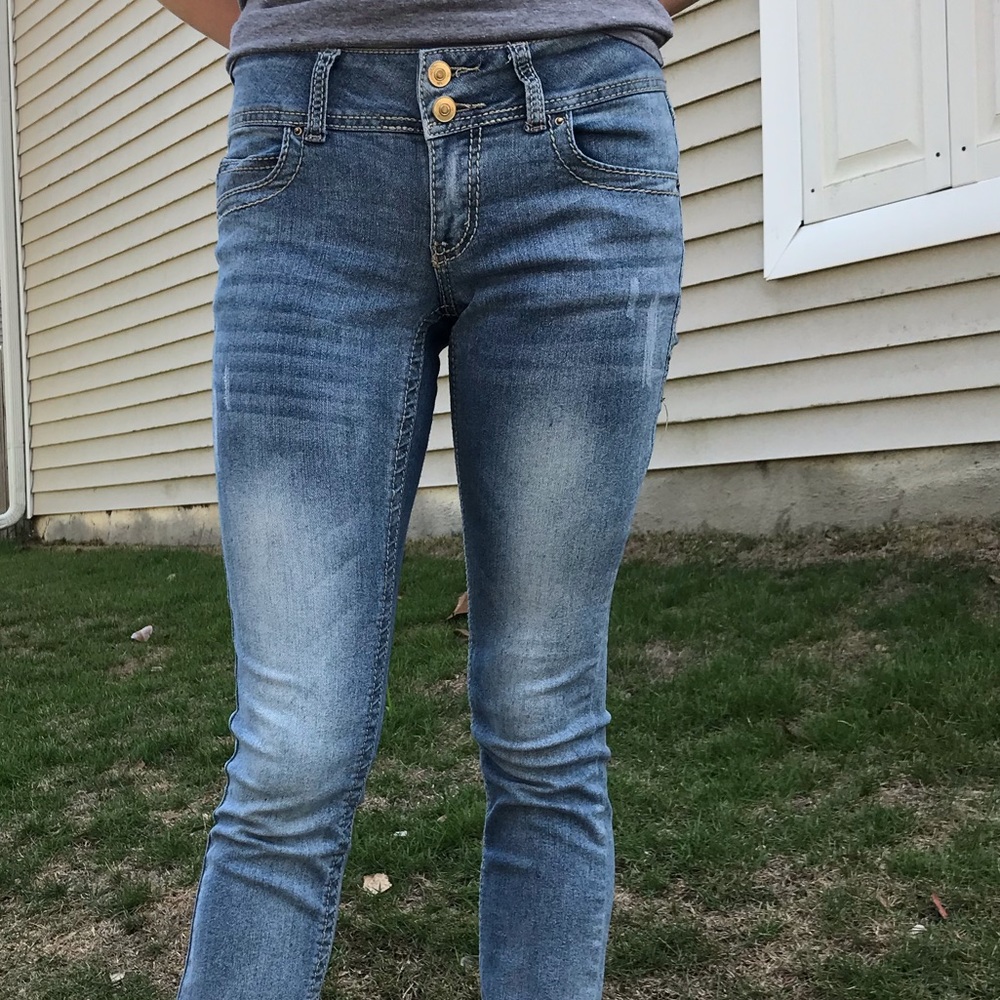 Jeans Size 3 Juniors. - Picture 2 of 5